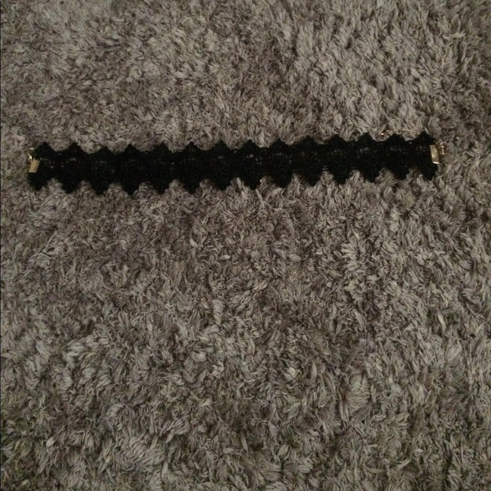 Choker free with cash purchase!
